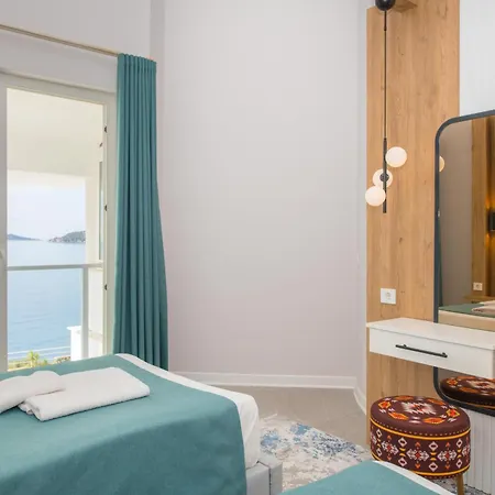 Beachfront Sari With Private Swimming Pool