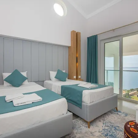 Beachfront Sari With Private Swimming Pool