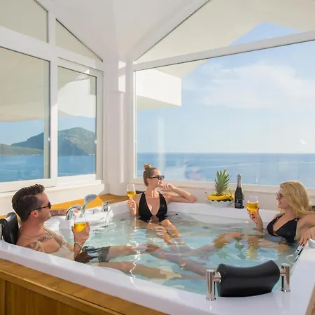 Beachfront Sari With Private Swimming Pool 빌라