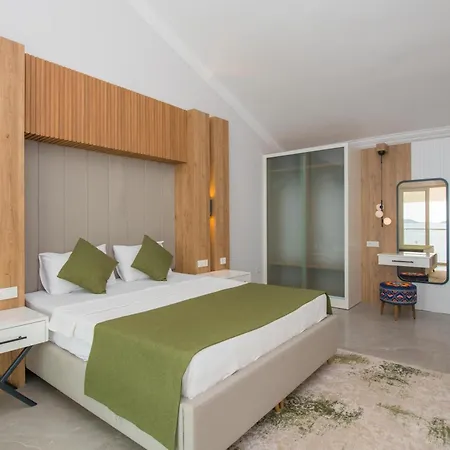 Beachfront Sari With Private Swimming Pool Villa