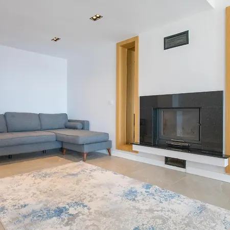 빌라 Beachfront Sari With Private Swimming Pool *