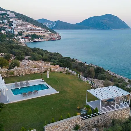 Beachfront Sari With Private Swimming Pool 빌라 *