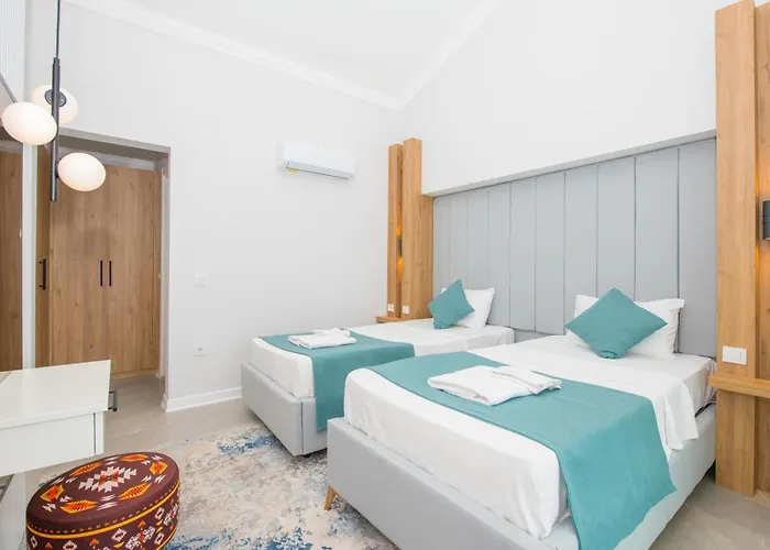 Beachfront Sari With Private Swimming Pool