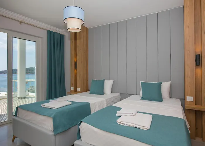 Beachfront Sari With Private Swimming Pool Вилла