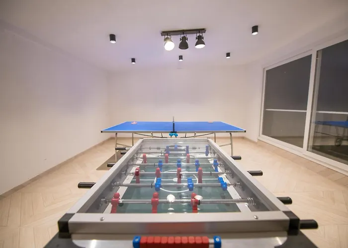 Вилла Beachfront Sari With Private Swimming Pool *