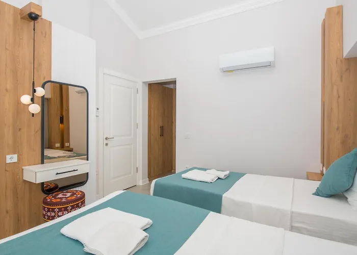 Beachfront Sari Wıth Private Swimming Pool *