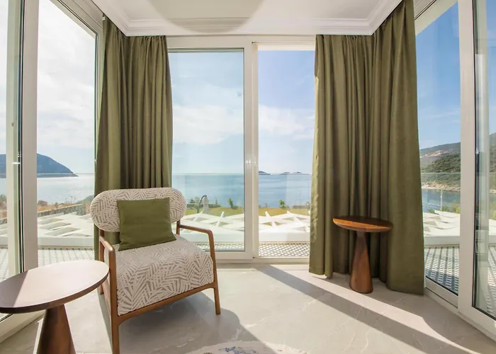 Вилла Beachfront Sari With Private Swimming Pool Калкан