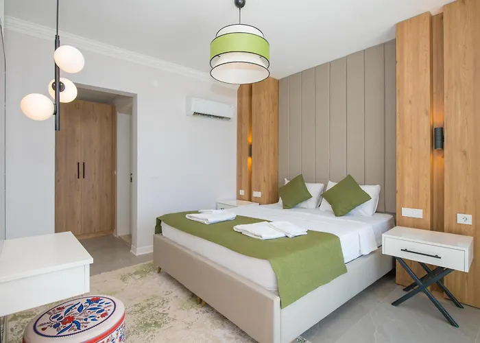 Beachfront Sari With Private Swimming Pool *