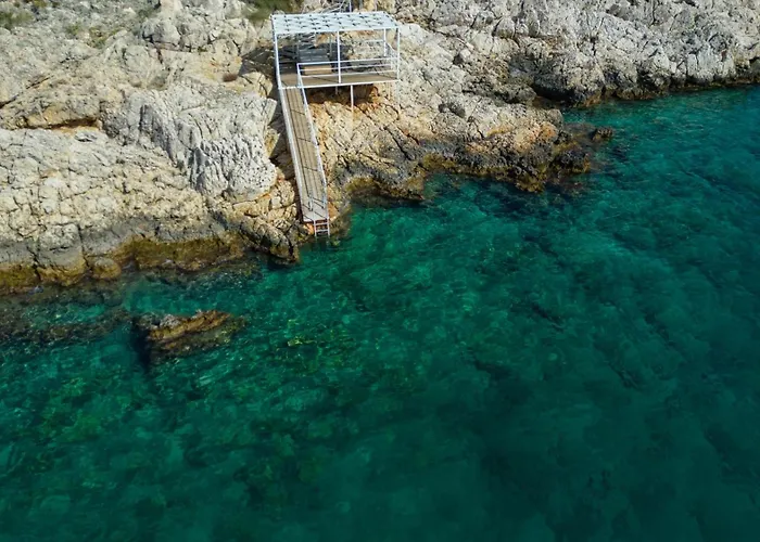 Beachfront Sari With Private Swimming Pool