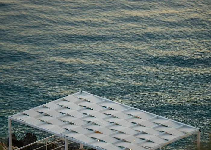 Beachfront Sari With Private Swimming Pool