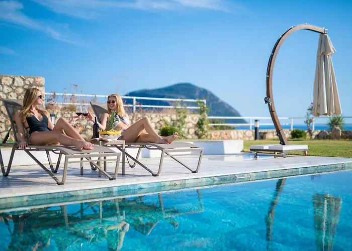 Вилла Beachfront Sari With Private Swimming Pool