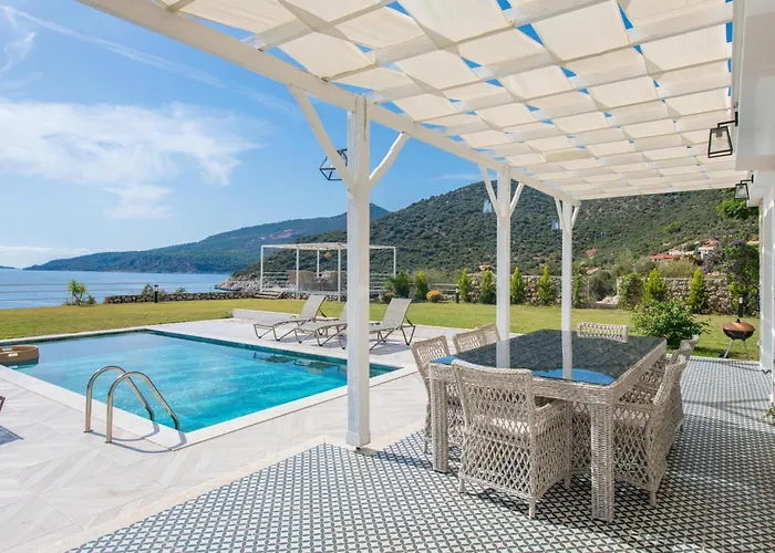 Beachfront Sari Wıth Private Swimming Pool * Kalkan