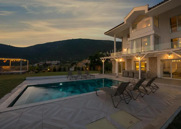 Villa Beachfront Sari Wıth Private Swimming Pool Kalkan