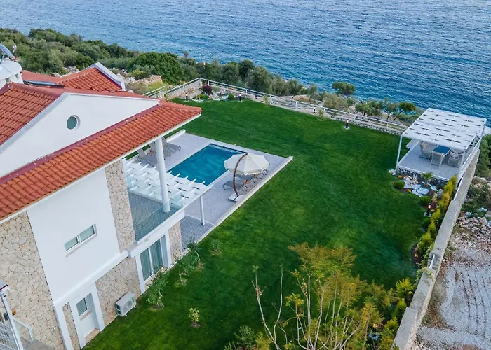 Villa Beachfront Sari Wıth Private Swimming Pool *