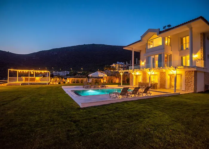 Beachfront Sari Wıth Private Swimming Pool