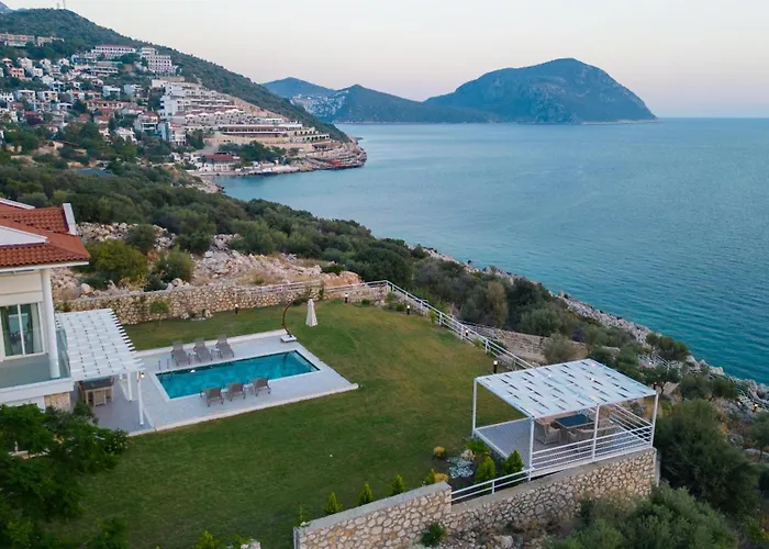 Beachfront Sari With Private Swimming Pool Вилла *